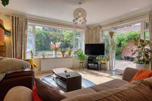 Lounge- click for photo gallery
